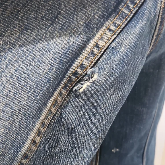 Vintage Levi’s Denim Trucker Jacket • Made in USA • 80s/90s Y2K - Picture 7 of 14